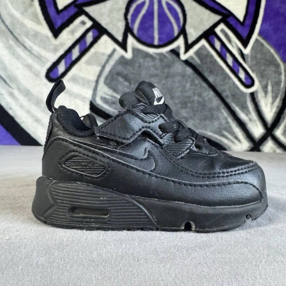 Size 6c - Nike Air Max 90 Easy-On Triple Black  HF6359-001
